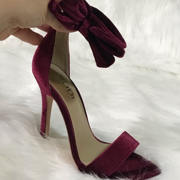 The Mode Collective☀️Sage Sandal in Bordeaux Velvet - Picture 2 of 10